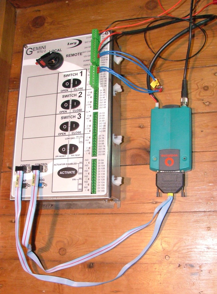 A Lucy Switchgear Gemini Remote Terminal Unit plus PakNet PAD A Lucy Switchgear Gemini Remote Terminal Unit plus PakNet PAD